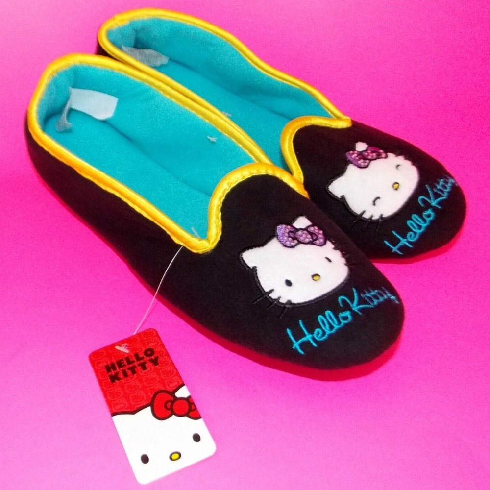 Sanrio Hello Kitty women's cozy fleece Slippers 5/6, Black